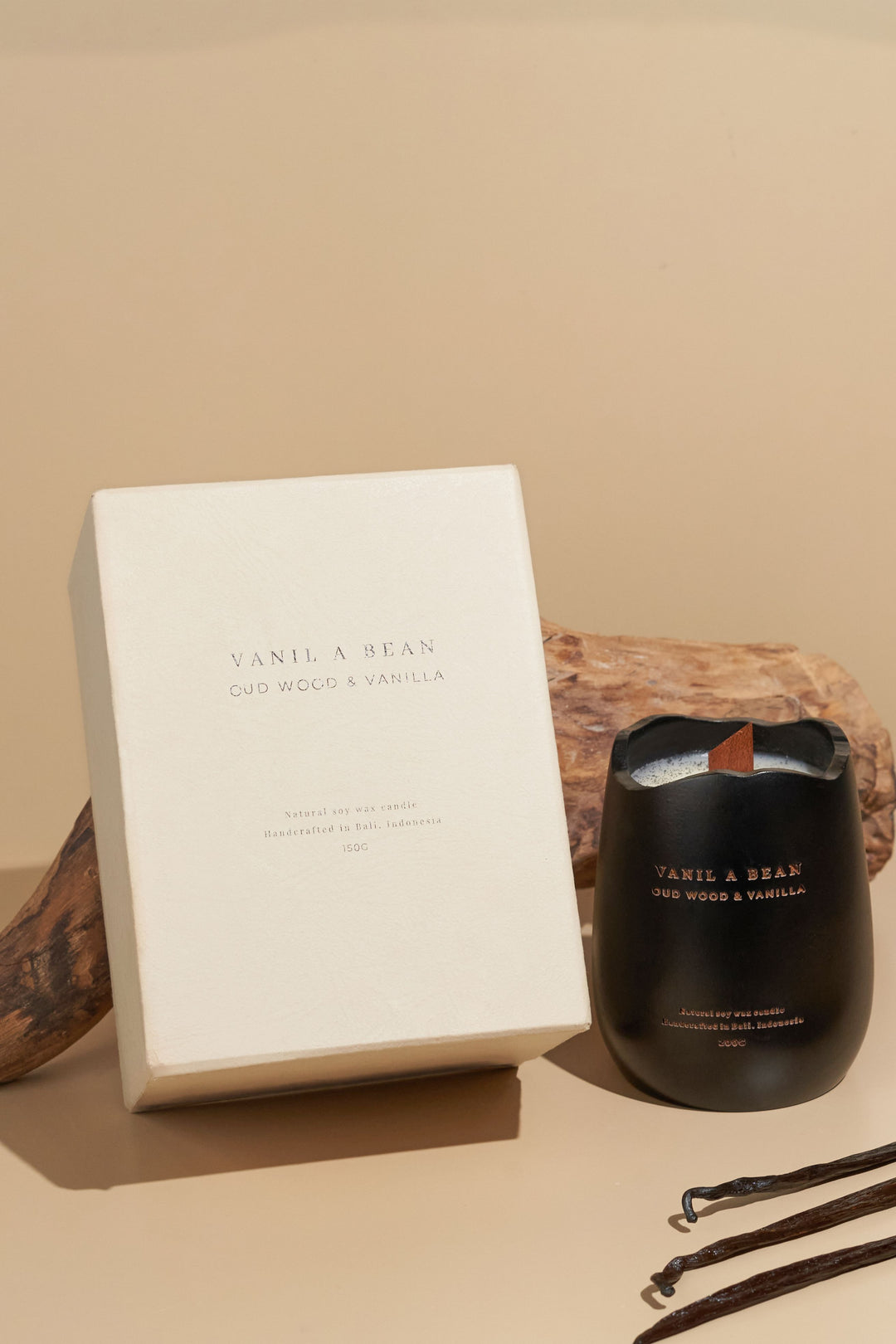 Oud Wood & Vanilla Candle - VANIL A BEAN