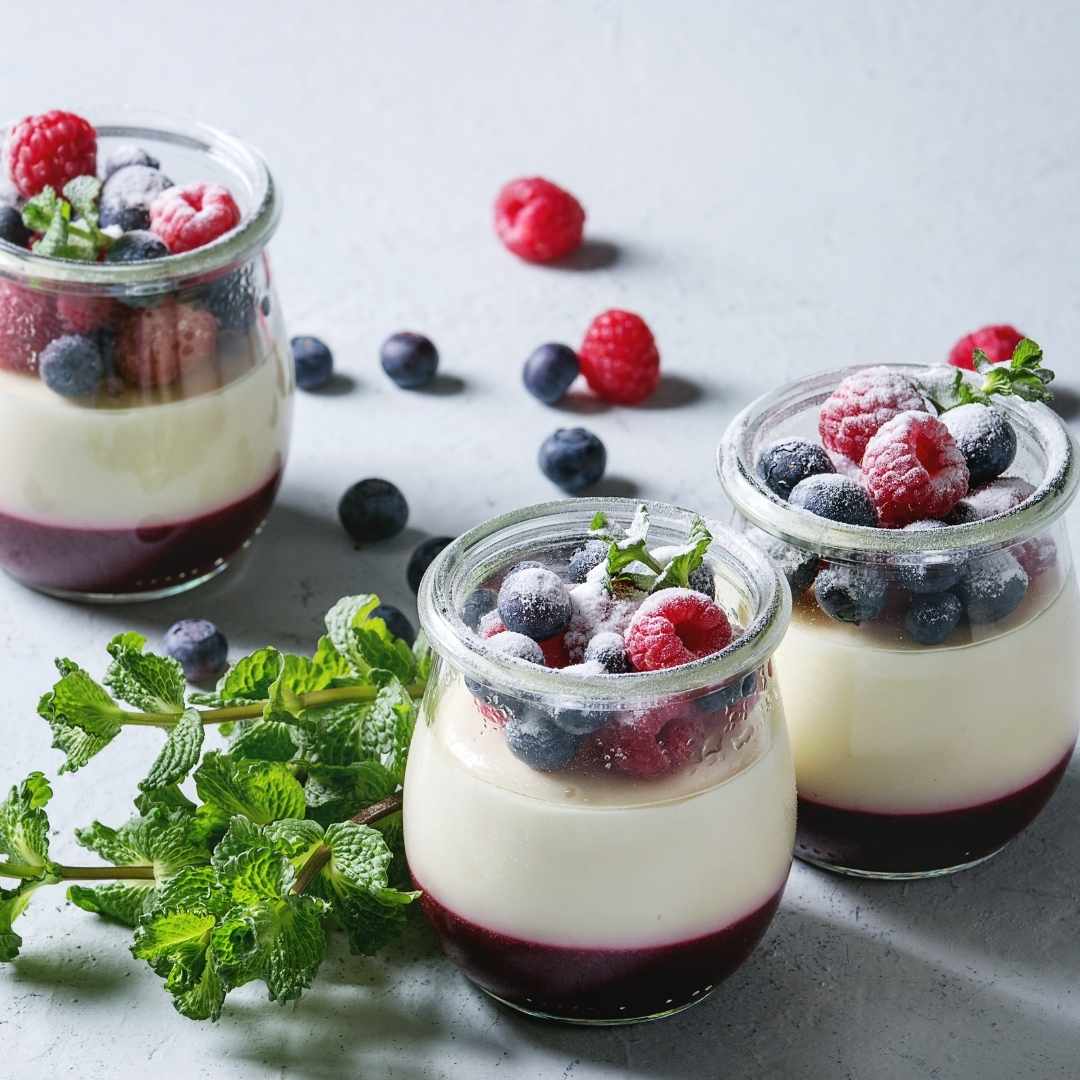 Easy Vanilla Bean Panna Cotta