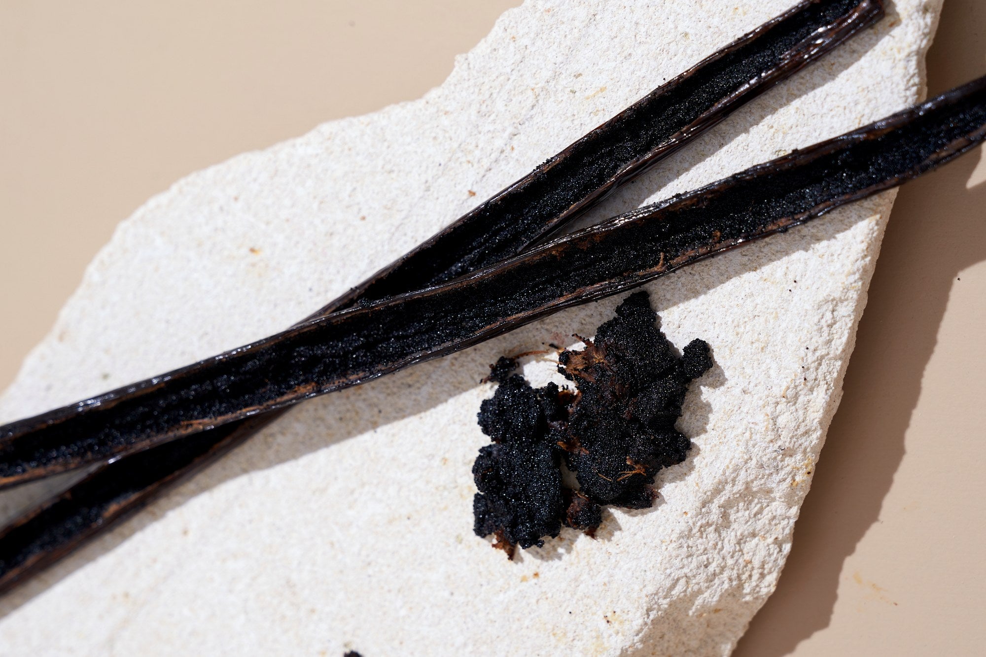 Vanilla caviar and a split Bourbon vanilla bean